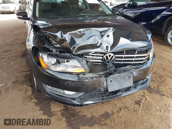 2015 Volkswagen Passat SEL Premium z VIN 1VWCV7A39FC088048, wystawiony jako IAAI lot #41896215 z przebiegiem 94 635 mil mil oraz . Historia ofert i sprzedaży dostępna na DreamBid. Obrazek 6.