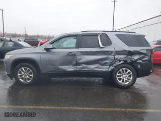 2019 Chevrolet Traverse LT Cloth with VIN 1GNEVGKW5KJ294534, listed as a IAAI auction lot 41241856 with 61,116 mi miles. Bid and sale history available at carsss.com. Image 14.