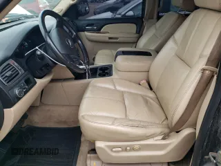 2007 Chevrolet Tahoe Police z VIN 1GNEC03057R352271, wystawiony jako Copart lot #79399294 z przebiegiem 227 937 mil mil oraz Szkody całkowita. Historia ofert i sprzedaży dostępna na DreamBid. Obrazek 7.