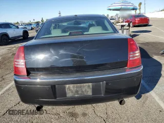 2006 Chrysler 300 C with VIN 2C3LA63H36H281427, listed as a Copart auction lot 46303335 with 92,924 mi miles and Salvage Title. Bid and sale history available at carsss.com. Image 6.
