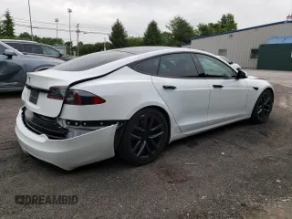 2021 Tesla Model S Long Range z VIN 5YJSA1E59MF438359, wystawiony jako Copart lot #57794325 z przebiegiem 31 651 mil mil oraz Szkoda całkowita • Salvage title. Historia ofert i sprzedaży dostępna na DreamBid. Obrazek 3.