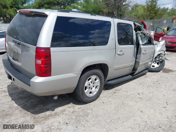 2007 Chevrolet Suburban LT with VIN 1GNFK16357J168000, listed as a IAAI auction lot 42049062 with 188,746 mi miles. Bid and sale history available at carsss.com. Image 4.