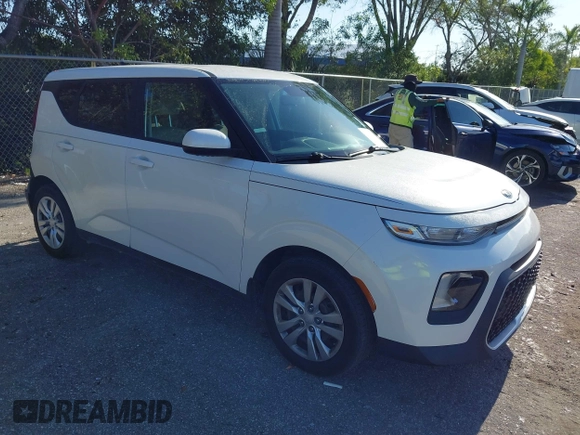 2021 Kia Soul S with VIN KNDJ23AU7M7737596, listed as a IAAI auction lot 42029726 with 36,743 mi miles. Bid and sale history available at carsss.com. Image 1.