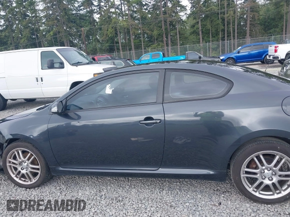2006 Scion tC z VIN JTKDE177960133014, wystawiony jako IAAI lot #42407196 z przebiegiem 143 448 mil mil oraz . Historia ofert i sprzedaży dostępna na DreamBid. Obrazek 15.
