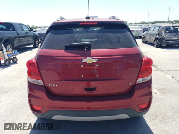 2020 Chevrolet Trax LT z VIN 3GNCJLSB5LL200039, wystawiony jako Copart lot #53728835 z przebiegiem Nie podano mil oraz Szkody całkowita. Historia ofert i sprzedaży dostępna na DreamBid. Obrazek 6.