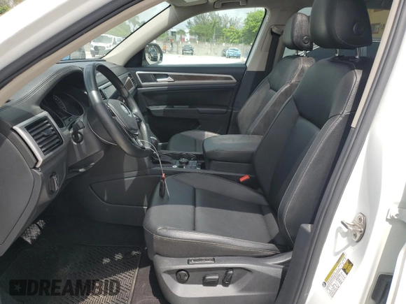 2018 Volkswagen Atlas SEL with VIN 1V2MR2CA1JC593521, listed as a Copart auction lot 63039695 with 30,856 mi miles and Salvage title. Bid and sale history available at DreamBid. Image 7.