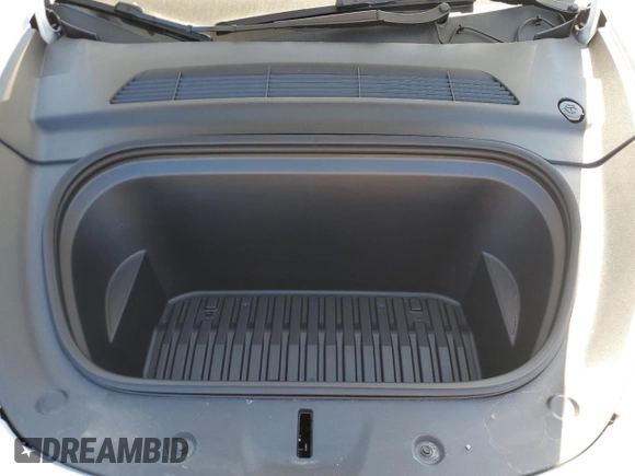 2022 Tesla Model Y Long Range with VIN 7SAYGDEE7NA012634, listed as a Copart auction lot 49206295 with 19,267 mi miles and Clean Title. Bid and sale history available at DreamBid. Image 11.