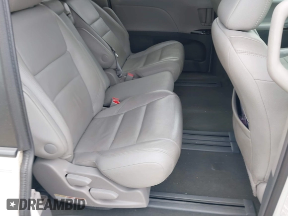 2017 Toyota Sienna XLE Auto Access Seat with VIN 5TDYZ3DC2HS796659, listed as a IAAI auction lot 41770444 with 129,628 mi miles. Bid and sale history available at carsss.com. Image 8.