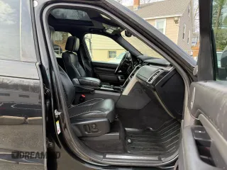 2017 Land Rover Discovery HSE Luxury with VIN SALRHBBV3HA042360, listed as a Copart auction lot 50881765 with 84,326 mi miles and Clean Title. Bid and sale history available at DreamBid. Image 9.