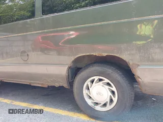 2002 Ford Econoline Passenger XL с VIN 1FMRE11L62HB47155, выставлен на аукционе IAAI как лот 42399282 с пробегом 181 749 миль миль и . История ставок и продаж доступна на DreamBid. Изображение 14.