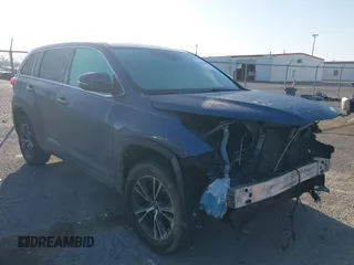 2018 Toyota Highlander LE z VIN 5TDZZRFHXJS239522, wystawiony jako IAAI lot #41998608 z przebiegiem 98 478 mil mil oraz . Historia ofert i sprzedaży dostępna na DreamBid. Obrazek 1.