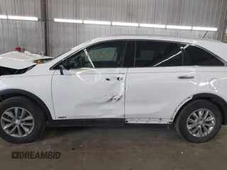 2017 Kia Sorento LX z VIN 5XYPGDA38HG281058, wystawiony jako IAAI lot #41966507 z przebiegiem 120 123 mil mil oraz . Historia ofert i sprzedaży dostępna na DreamBid. Obrazek 15.