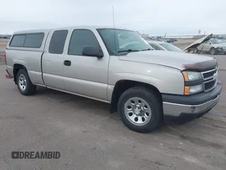 2006 Chevrolet Silverado 1500 LS with VIN 1GCEC19V86Z146071, listed as a IAAI auction lot 41853522 with 118,855 mi miles. Bid and sale history available at carsss.com. Image 1.
