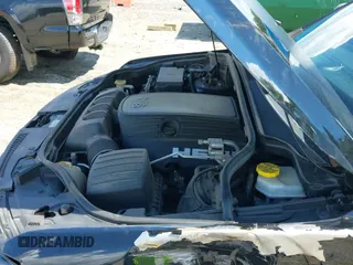 2017 Jeep Grand Cherokee Trailhawk z VIN 1C4RJFLT0HC876011, wystawiony jako IAAI lot #42247030 z przebiegiem 115 801 mil mil oraz . Historia ofert i sprzedaży dostępna na DreamBid. Obrazek 19.