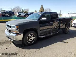 2018 Chevrolet Silverado 1500 LT with VIN 2GCVKREC3J1108934, listed as a Copart auction lot 52980245 with 113,524 mi miles and Salvage Title. Bid and sale history available at carsss.com. Image 1.