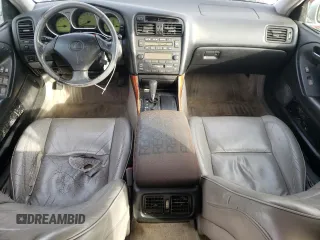 1998 Lexus GS 300 Luxury Perform Sdn with VIN JT8BD68S3W0029067, listed as a Copart auction lot 42457275 with 187,579 mi miles and Salvage Title. Bid and sale history available at carsss.com. Image 8.