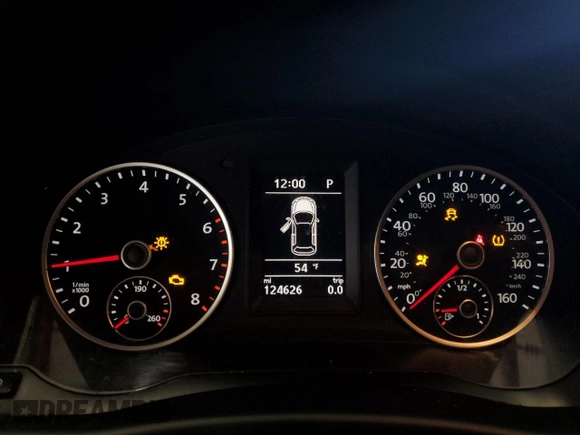 2016 Volkswagen Tiguan R-Line with VIN WVGBV7AX6GW052539, listed as a Copart auction lot 53381925 with 124,626 mi miles and Salvage Title. Bid and sale history available at DreamBid. Image 9.