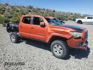 2017 Toyota Tacoma SR5 with VIN 3TMCZ5AN0HM118648, listed as a Copart auction lot 55685625 with 84,919 mi miles and Salvage Title. Bid and sale history available at carsss.com. Image 4.
