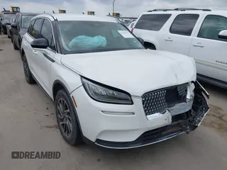 2020 Lincoln Corsair Standard z VIN 5LMCJ1C9XLUL23875, wystawiony jako IAAI lot #42124719 z przebiegiem 47 820 mil mil oraz . Historia ofert i sprzedaży dostępna na DreamBid. Obrazek 1.