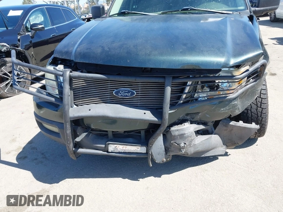 2004 Ford Expedition Special Service z VIN 1FMRU15W24LB25144, wystawiony jako IAAI lot #42317443 z przebiegiem 201 601 mil mil oraz . Historia ofert i sprzedaży dostępna na DreamBid. Obrazek 6.