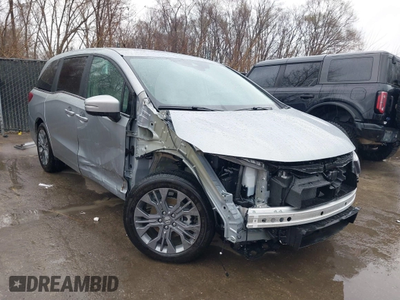 2025 Honda Odyssey Touring с VIN 5FNRL6H85SB028084, выставлен на аукционе IAAI как лот 41822857 с пробегом 3 784 миль миль и . История ставок и продаж доступна на DreamBid. Изображение 1.