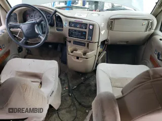2001 Chevrolet Astro Cargo Van YF7 Upfitter with VIN 1GBDM19W61B157562, listed as a Copart auction lot 42945935 with 271,206 mi miles and Salvage Title. Bid and sale history available at carsss.com. Image 8.