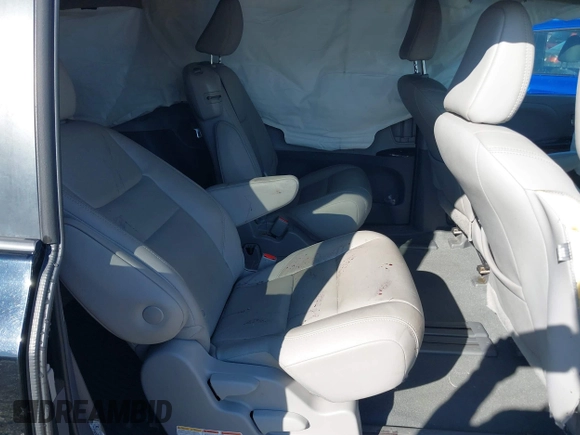 2019 Toyota Sienna XLE Auto Access Seat with VIN 5TDYZ3DC9KS995408, listed as a IAAI auction lot 41114546 with 98,280 mi miles. Bid and sale history available at carsss.com. Image 8.