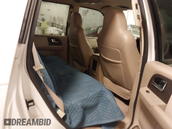 2005 Ford Expedition Eddie Bauer с VIN 1FMPU17525LA53438, выставлен на аукционе IAAI как лот 42009086 с пробегом 171 363 миль миль и . История ставок и продаж доступна на DreamBid. Изображение 8.