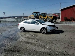 2012 Kia Forte EX with VIN KNAFU4A28C5604924, listed as a Copart auction lot 47375905 with 132,484 mi miles and Salvage Title. Bid and sale history available at carsss.com. Image 14.