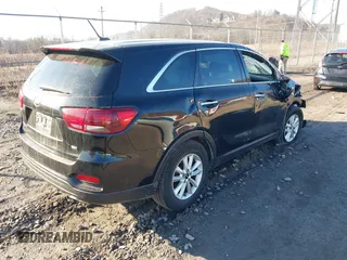 2019 Kia Sorento LX with VIN 5XYPG4A34KG509144, listed as a IAAI auction lot 41747105 with 129,874 mi miles. Bid and sale history available at carsss.com. Image 4.