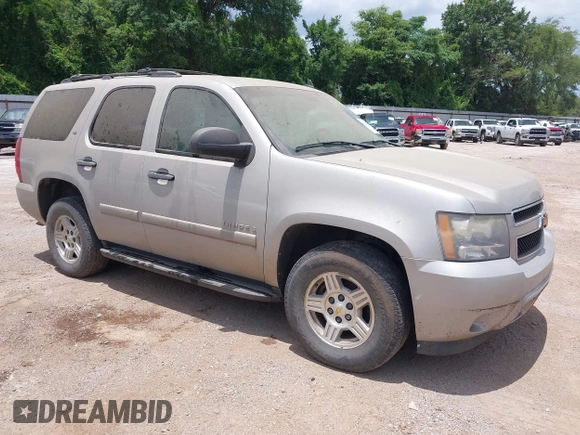 2007 Chevrolet Tahoe LT z VIN 1GNFC130X7R353412, wystawiony jako IAAI lot #42535108 z przebiegiem 78 497 mil mil oraz . Historia ofert i sprzedaży dostępna na DreamBid. Obrazek 1.