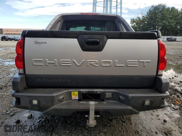 2005 Chevrolet Avalanche LS with VIN 3GNGK22G35G258778, listed as a Copart auction lot 73949614 with 151,928 mi miles and Salvage Title. Bid and sale history available at DreamBid. Image 6.
