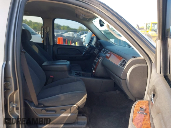 2008 Chevrolet Tahoe LTZ with VIN 1GNFK13048J120046, listed as a IAAI auction lot 42098058 with 241,943 mi miles and . Bid and sale history available at DreamBid. Image 5.