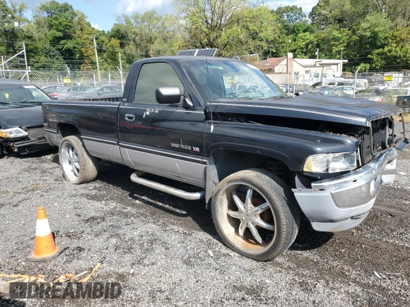 1994 Dodge 1500 z VIN 3B7HC16Y5RM530651, wystawiony jako Copart lot #74453654 z przebiegiem 83 562 mil mil oraz Szkoda całkowita • Salvage title. Historia ofert i sprzedaży dostępna na DreamBid. Obrazek 4.
