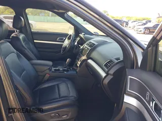 2017 Ford Explorer XLT z VIN 1FM5K7D8XHGC54063, wystawiony jako IAAI lot #42076830 z przebiegiem 115 686 mil mil oraz . Historia ofert i sprzedaży dostępna na DreamBid. Obrazek 5.
