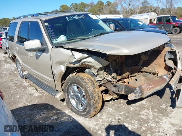 2005 Ford Expedition Limited with VIN 1FMFU19565LA63012, listed as a IAAI auction lot 41370679 with 235,080 mi miles. Bid and sale history available at carsss.com. Image 1.