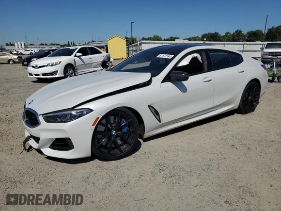 2023 BMW 8 Series M850i z VIN WBAGV8C0XPCK39846, wystawiony jako Copart lot #61173594 z przebiegiem Nie podano mil oraz Szkoda całkowita • Salvage title. Historia ofert i sprzedaży dostępna na DreamBid. Obrazek 1.