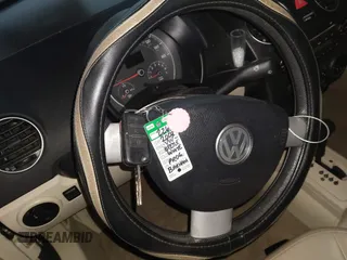 2008 Volkswagen New Beetle Coupe S with VIN 3VWPW31C98M508500, listed as a IAAI auction lot 41176905 with 87,956 mi miles. Bid and sale history available at carsss.com. Image 11.