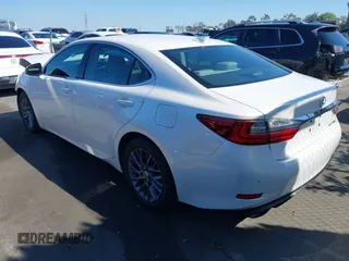 2018 Lexus ES with VIN 58ABK1GG1JU116186, listed as a IAAI auction lot 41981965 with 98,233 mi miles. Bid and sale history available at carsss.com. Image 3.