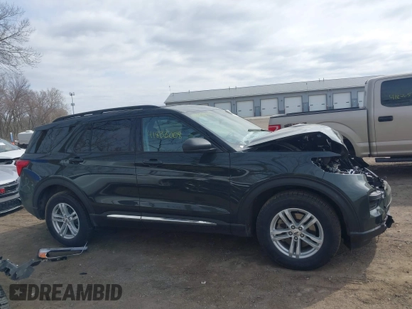 2022 Ford Explorer XLT with VIN 1FMSK8DHXNGA55681, listed as a IAAI auction lot 41833008 with 1 mi miles. Bid and sale history available at carsss.com. Image 14.