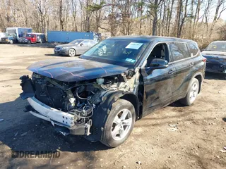 2021 Toyota Highlander L with VIN 5TDCZRBH8MS070150, listed as a IAAI auction lot 41642207 with 32,791 mi miles and . Bid and sale history available at DreamBid. Image 17.