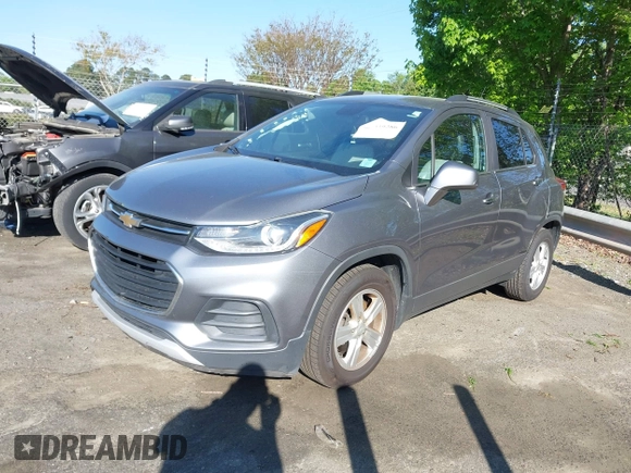 2020 Chevrolet Trax LT z VIN 3GNCJLSB2LL269660, wystawiony jako IAAI lot #42039286 z przebiegiem 111 147 mil mil oraz . Historia ofert i sprzedaży dostępna na DreamBid. Obrazek 17.