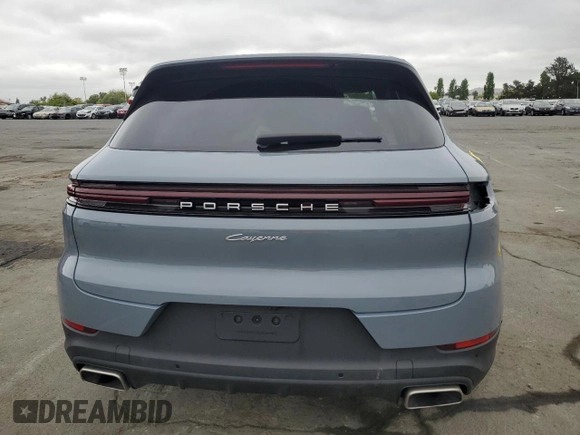 2024 Porsche Cayenne z VIN WP1AA2AY3RDA11208, wystawiony jako Copart lot #54371815 z przebiegiem 7 282 mil mil oraz Szkoda całkowita • Salvage title. Historia ofert i sprzedaży dostępna na DreamBid. Obrazek 6.