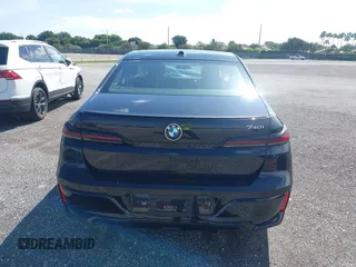 2024 BMW 7 Series 740i with VIN WBA23EH01RCR40270, listed as a IAAI auction lot 41094809 with 8,835 mi miles and . Bid and sale history available at DreamBid. Image 16.