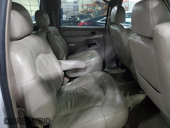 2001 Chevrolet Suburban LS with VIN 1GNFK16T71J274858, listed as a Copart auction lot 41432605 with 215,844 mi miles and Salvage Title. Bid and sale history available at carsss.com. Image 11.
