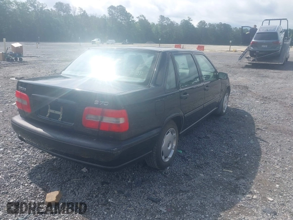 1999 Volvo S70 с VIN YV1LS55A8X2613644, выставлен на аукционе IAAI как лот 42435557 с пробегом 274 781 миль миль и . История ставок и продаж доступна на DreamBid. Изображение 4.