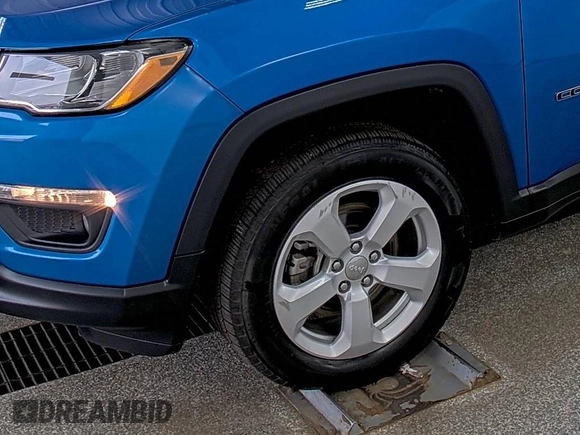 2021 Jeep Compass Latitude z VIN 3C4NJDBB0MT594087, wystawiony jako IAAI lot #42791550 z przebiegiem 78 385 mil mil oraz . Historia ofert i sprzedaży dostępna na DreamBid. Obrazek 9.