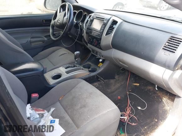 2013 Toyota Tacoma with VIN 3TMMU4FN1DM062090, listed as a IAAI auction lot 41572140 with 246,070 mi miles. Bid and sale history available at carsss.com. Image 5.