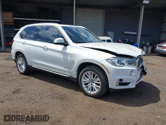 2016 BMW X5 sDrive35i with VIN 5UXKR2C51G0H42792, listed as a IAAI auction lot 41726108 with 81,796 mi miles. Bid and sale history available at carsss.com. Image 1.