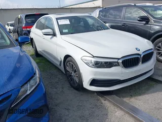 2019 BMW 5 Series 530i with VIN WBAJA5C53KWW48516, listed as a IAAI auction lot 41524190 with 62,280 mi miles. Bid and sale history available at carsss.com. Image 1.